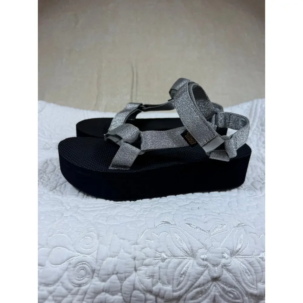 Teva Women 8 Silver Black Universal Metallic Strap Outdoor Sport Sandals Shoes